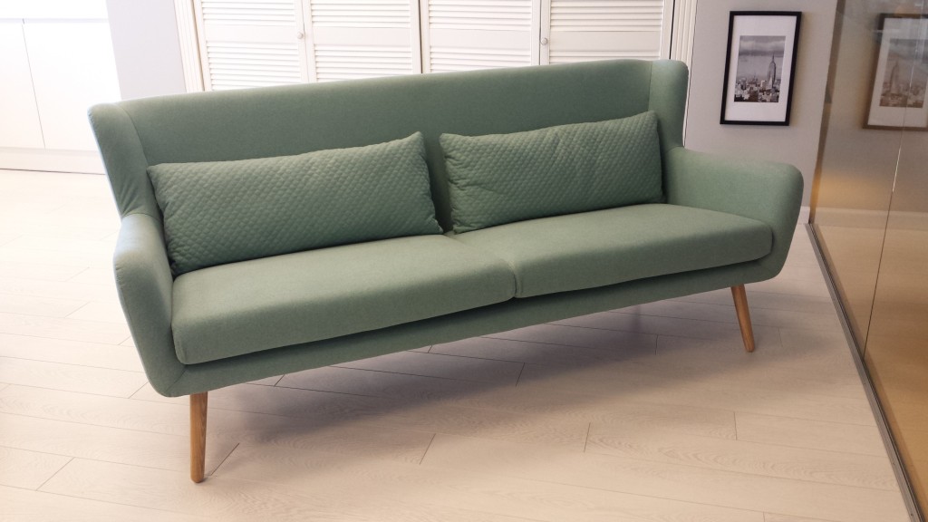 isskirtinio-dizaino-sofa
